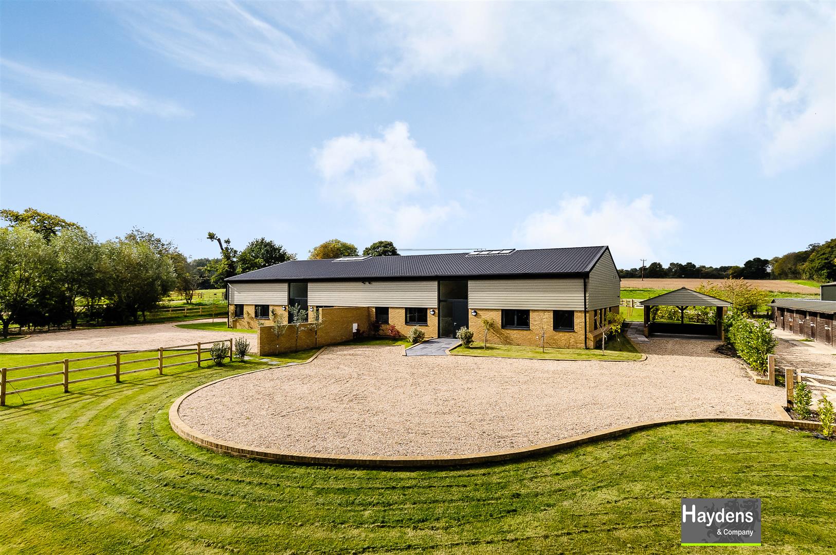 5 Bedrooms, House - Semi-Detached